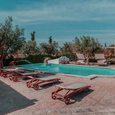 Holiday home Eliados